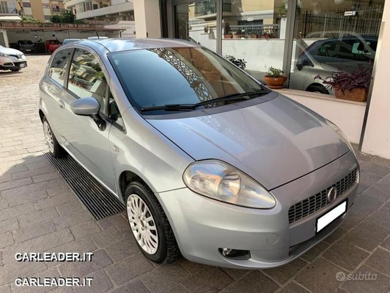 auto_scheda.php?AUTO_VEICOLIDir=ASC&AUTO_VEICOLIOrder=Sorter_ANNO&s_IDPUNTOVENDITA=B&IDVEICOLO=AS225